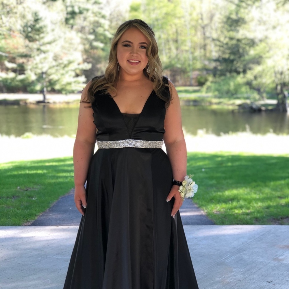 Stunning Sheri Hill satin prom gown. Size 16